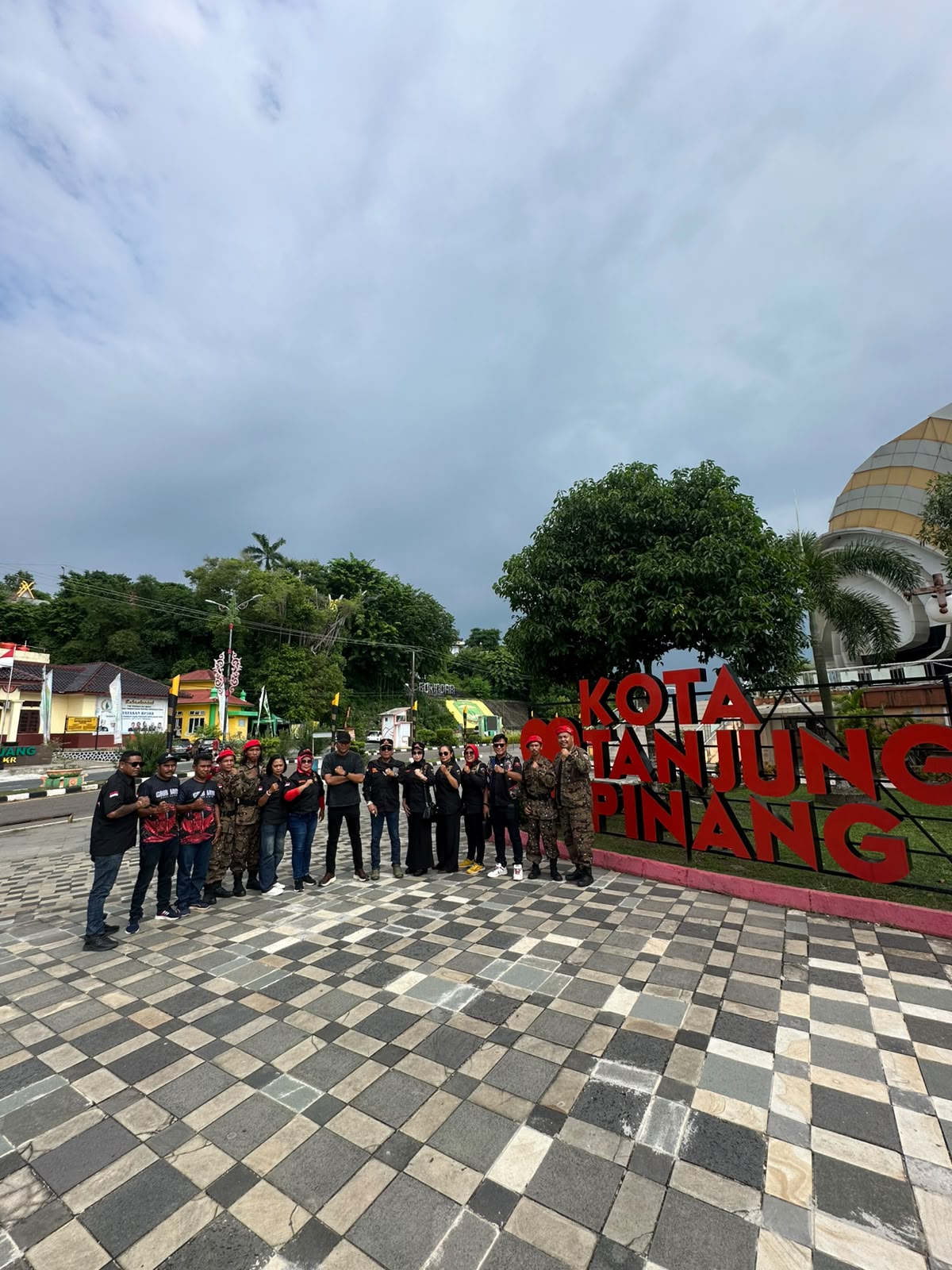 GRIB Jaya Kepri Bagikan 1.000 Nasi Kotak di Tanjungpinang, Program Sosial Berlanjut ke Seluruh Kabupaten