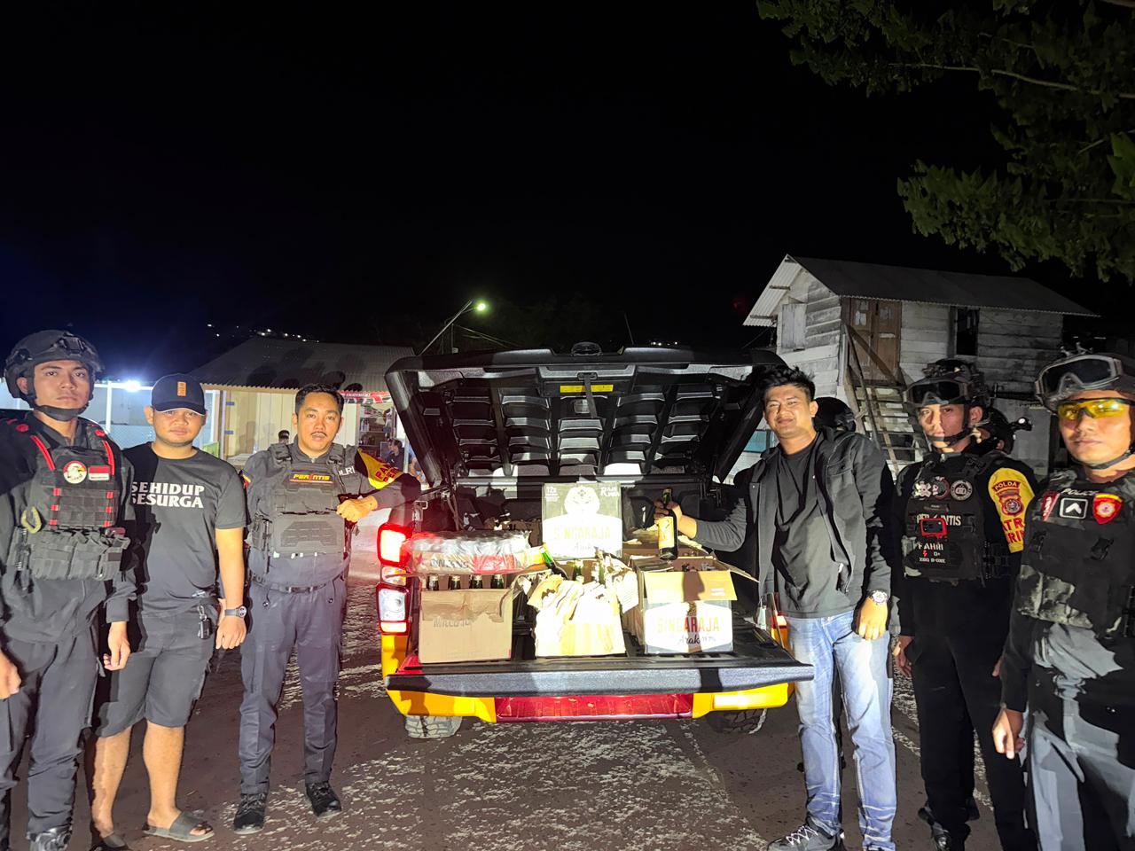 Patroli Ditsamapta Polda Sultra Gagalkan Pengiriman 168 Botol Miras Ilegal di Pelabuhan Wawonii, Satu Pelaku Diamankan