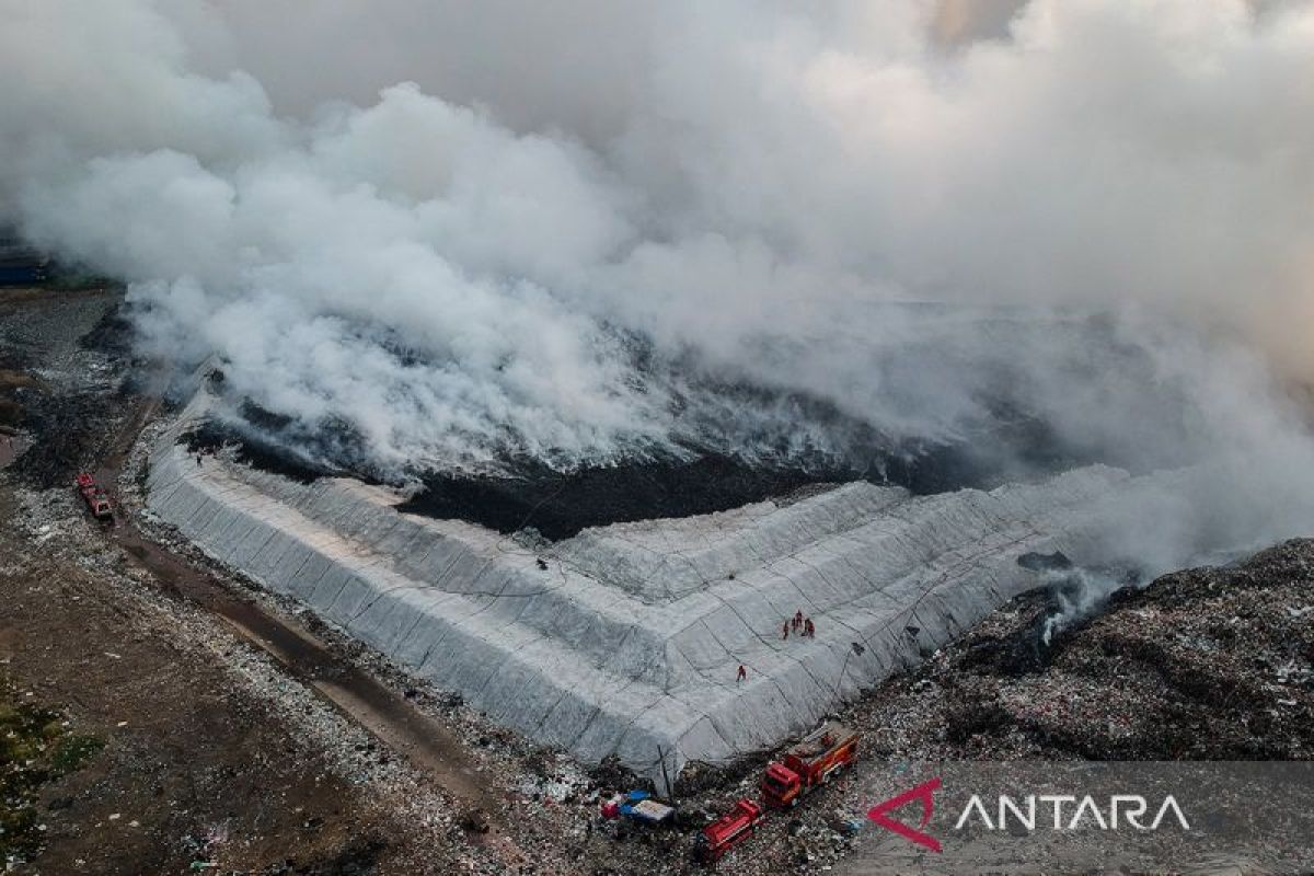 Kebakaran TPA Jatiwaringin Meluas ke 15 Hektare, Pemkab Tangerang Naikkan Status Jadi Tanggap Darurat