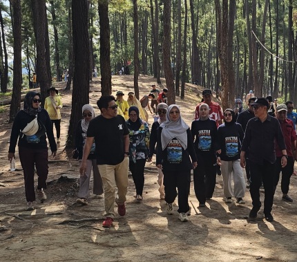 Ketua TP PKK Sultra Arinta Andi Sumangerukka Tinjau Wisata Sorombipi, Plt Bupati Koltim Sebut Momentum Besar bagi Ekonomi Daerah