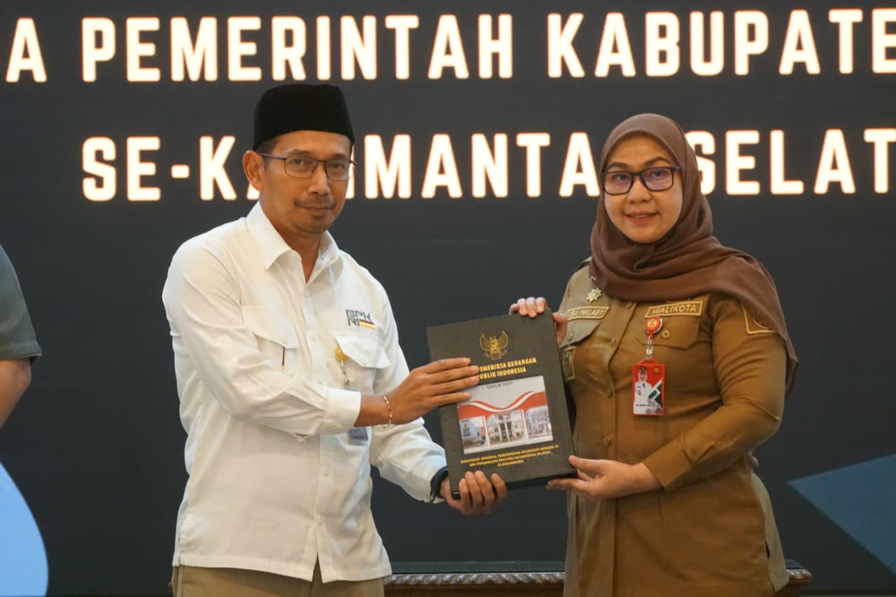 Pemkot Banjarbaru Terima LHP LKPD 2025 dari BPK Kalsel, Wali Kota Erna Lisa Halaby Instruksikan Tindak Lanjut Serius