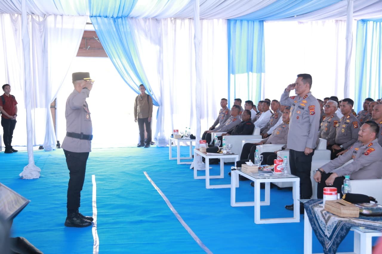 Kapolda NTB Irjen Pol. Kalingga Rendra Raharja Tinjau Polres Lombok Tengah, Teken Pakta Integritas hingga Tanam Pohon