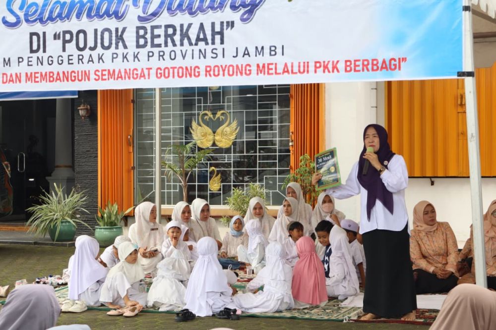 TP PKK Provinsi Jambi Hadirkan Layanan Cek Kesehatan Gratis dan Edukasi Gizi Lewat Program Rabu Berkah