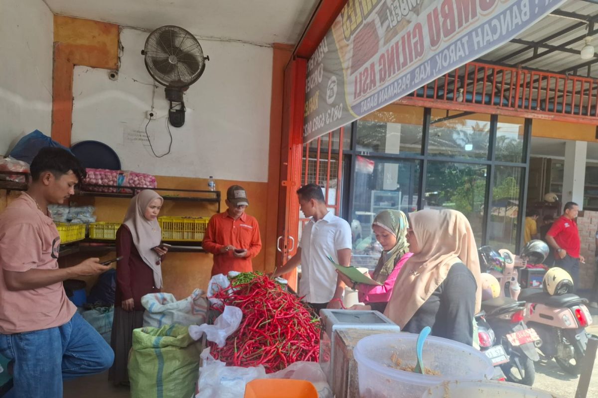 Pemkab Pasaman Barat Awasi Pangan Segar di Pasar Tradisional, Uji Sampel Cabai hingga Ikan Cegah Formalin dan Pestisida