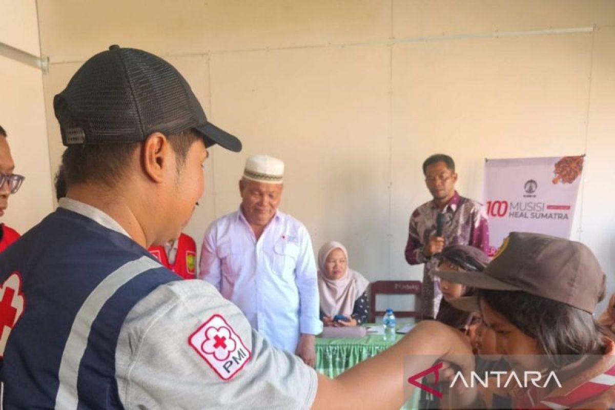 PMI Tapsel dan Jakarta Utara Salurkan Seragam Sekolah untuk Siswa SDN 100113 Panobasan, Wujud Kepedulian Pendidikan