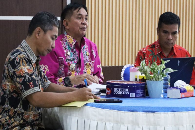 Bupati Barito Timur M Yamin Ajak 315 Mahasiswa UPR Jadi Agen Perubahan di 21 Desa Selama KKN