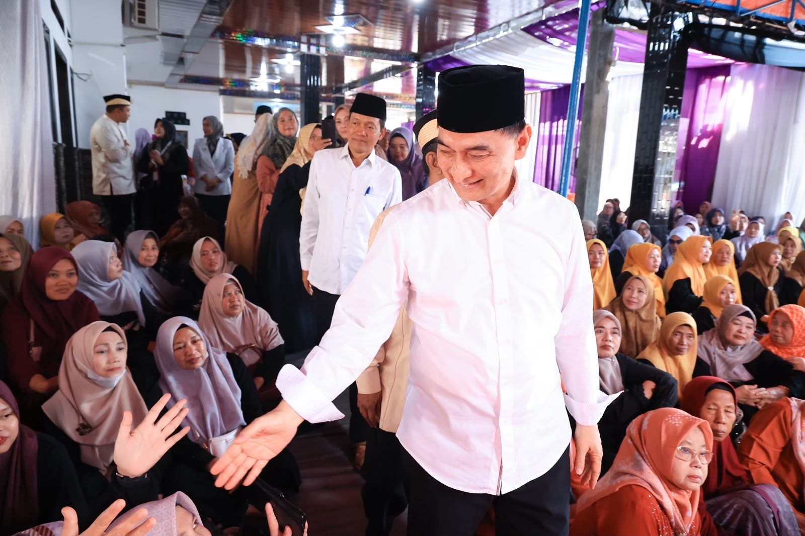 Wagub Banten Achmad Dimyati Ajak 1.500 Jamaah di Panongan Jadikan Pengajian Sarana Bangun Karakter