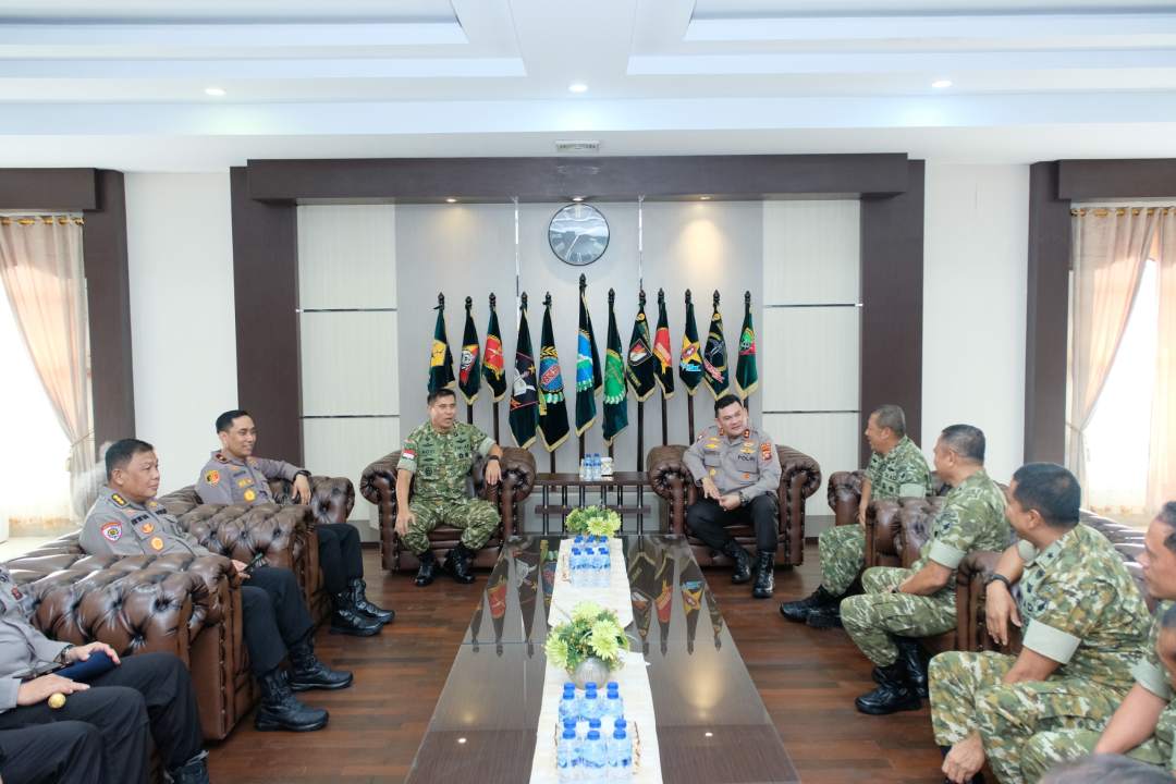 Kapolda Kalbar dan Pangdam XII/Tanjungpura Sepakat Perkuat Sinergi TNI-Polri di Perbatasan Malaysia