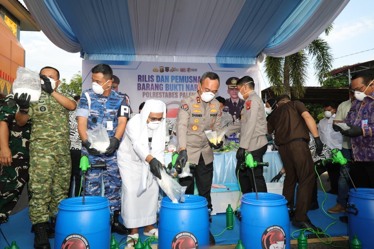 Kapolda Sumsel Pimpin Pemusnahan Sabu dan Ekstasi Rp30 Miliar, 349.753 Jiwa Diperkirakan Terselamatkan