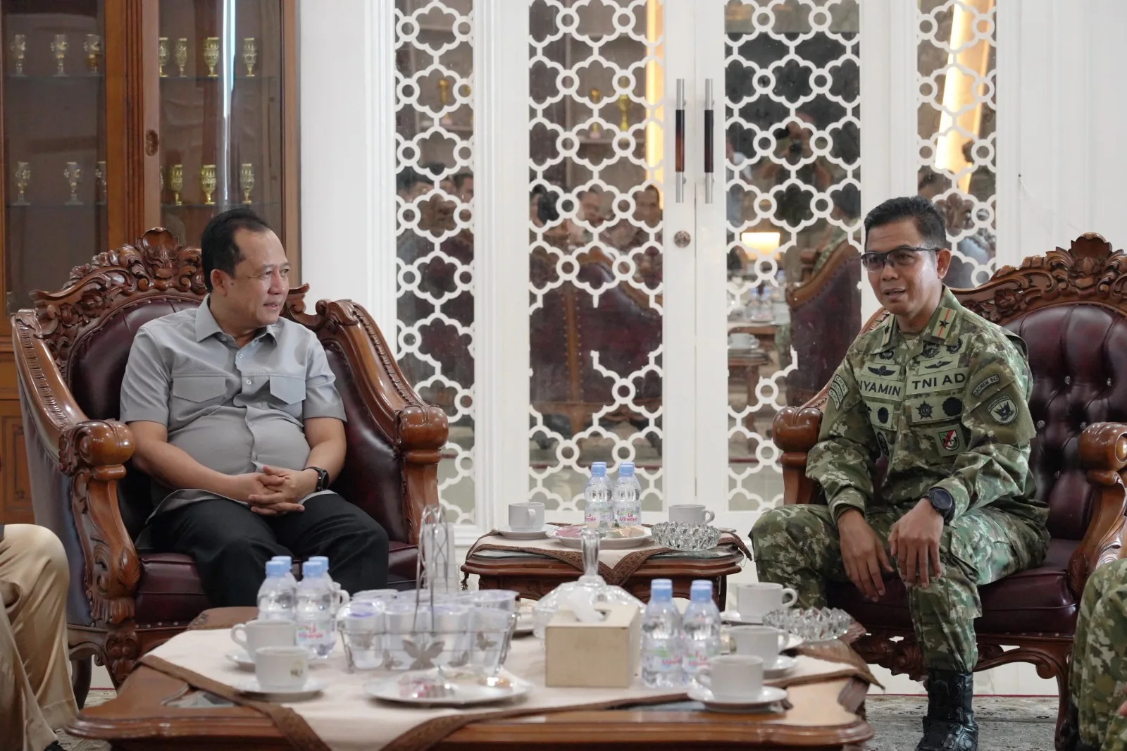 Danrem 042/Garuda Putih Brigjen TNI Nyamin Silaturahmi ke Rumah Dinas Bupati Muaro Jambi, Bahas Sinergi Keamanan dan Pembangunan