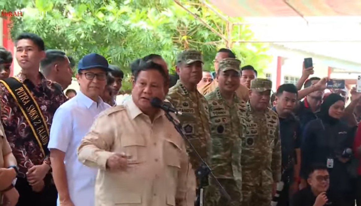 Presiden Prabowo Kenang Ibu Asal Minahasa di Miangas dan Instruksikan Jenderal TNI Hibur Rakyat