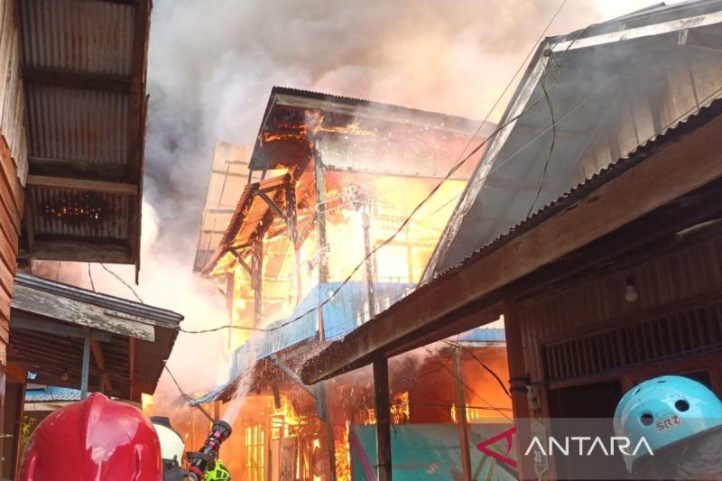Kebakaran di Gang Sari Palangka Raya Hanguskan 25 Bangunan, Kerugian Capai Miliaran Rupiah