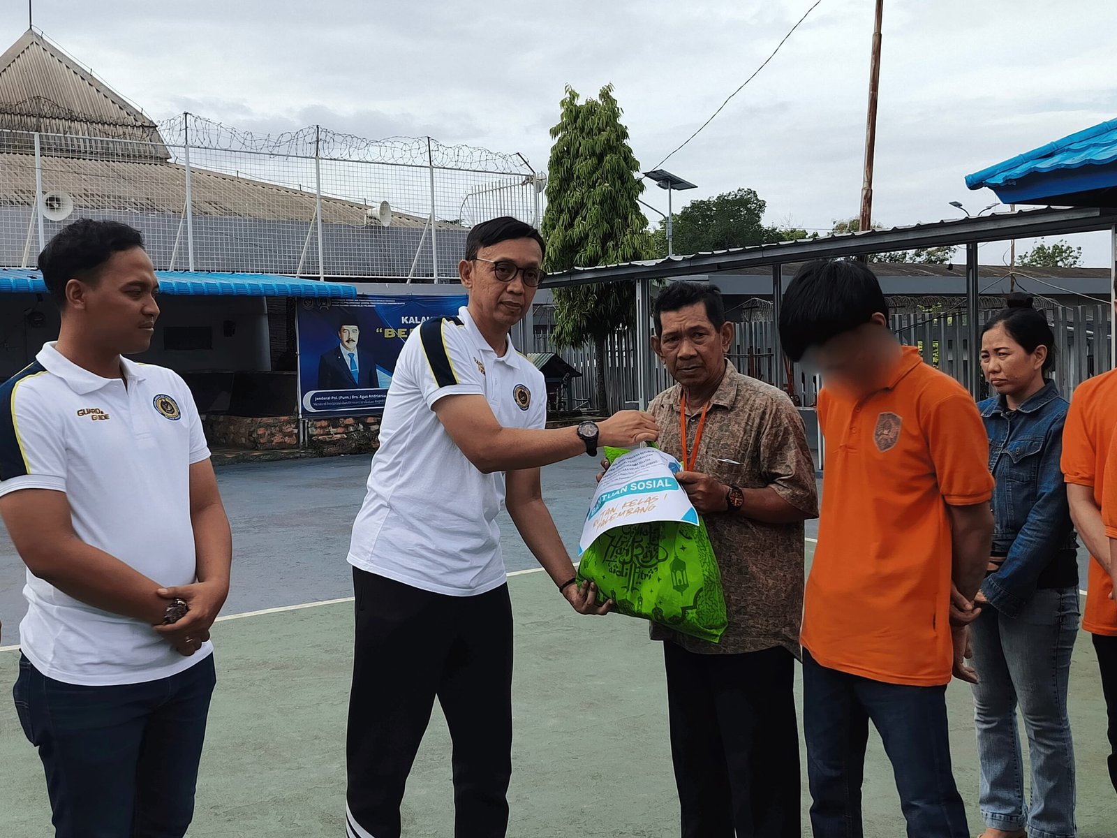 Rutan Kelas I Palembang Salurkan Bantuan Sembako ke 40 Keluarga Warga Binaan, Wujud Pemasyarakatan Humanis