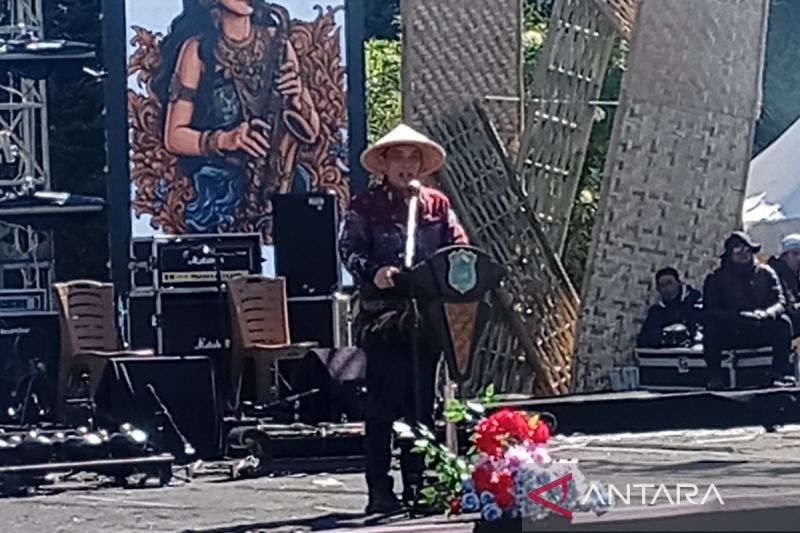 Menteri Kebudayaan Fadli Zon Ingatkan Dieng Culture Festival Jangan Korbankan Nilai Tradisi demi Ekonomi
