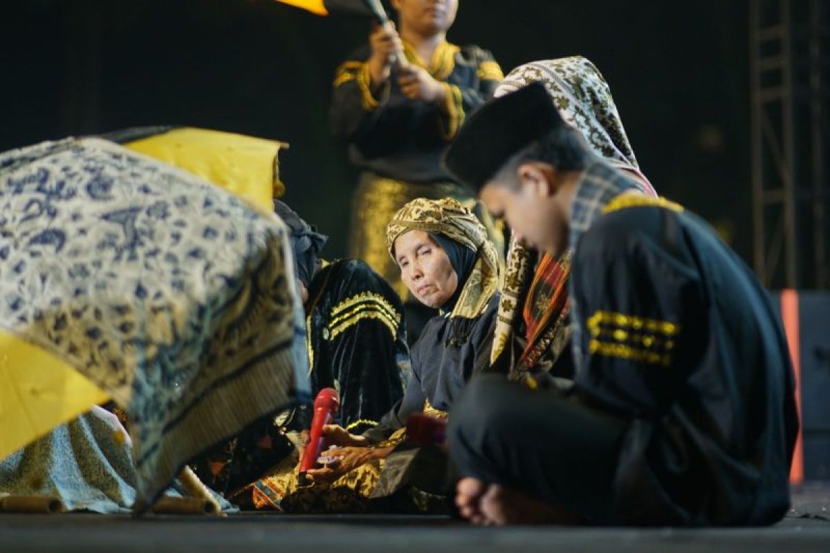 Tari Ratok Mayik ka Turun dari Sijunjung Meriahkan Hari Keempat Saraso Fest 2026 di Padang