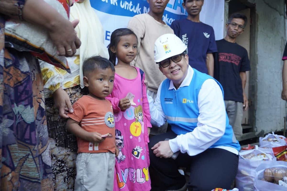 PLN Kalbar Sambungkan Listrik Gratis untuk 7 Keluarga Prasejahtera di Wajok Hilir, Mempawah