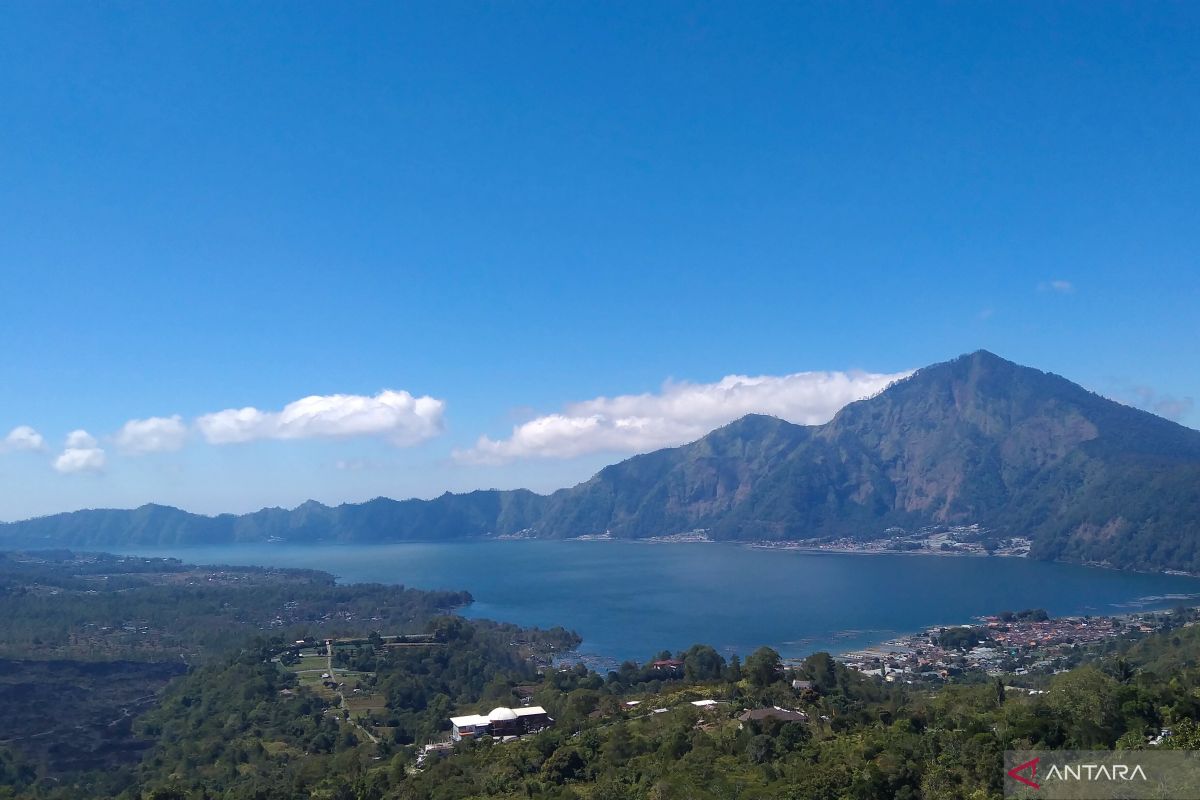 Ribuan Ikan Nila Mati Massal di Danau Batur Bangli, Badan Geologi Pastikan Bukan Tanda Erupsi Gunung Batur