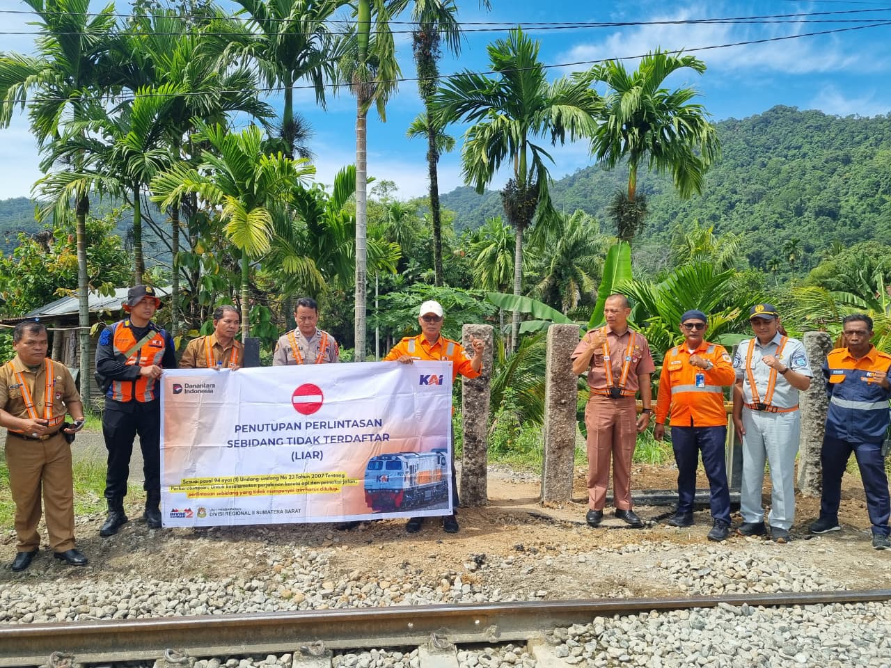 Jasa Raharja Sumbar Tutup Perlintasan Liar di Pampangan, Ribuan Pengguna Jalan Terlindungi dari Risiko Kecelakaan