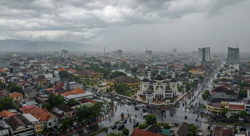 Cuaca Sumatera Utara Sabtu 8 Agustus: Hujan Ringan Guyur 15 Wilayah, Padang Lawas dan Labuhanbatu Selatan Sentuh 35 Derajat Celsius
