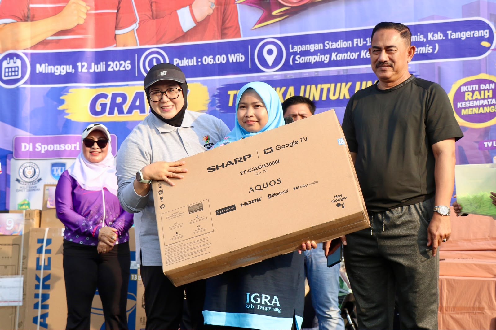 Wakil Bupati Tangerang Pimpin Senam Massal di Pasar Kemis, Ribuan Warga Berebut Doorprize hingga Motor Listrik
