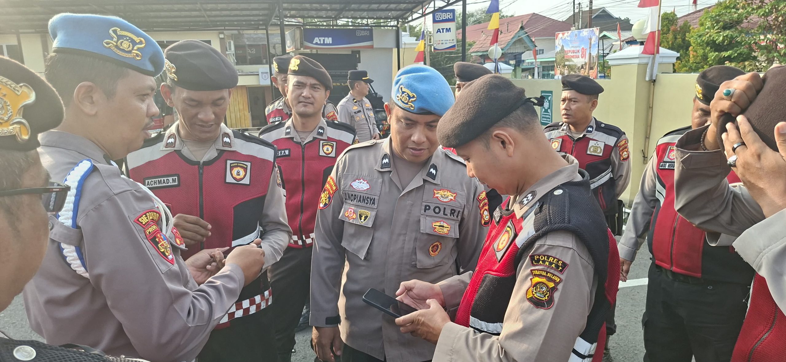 Propam Polres Lahat Periksa Handphone Personel Usai Apel Pagi, Sasar Judi Online dan Pinjol Ilegal
