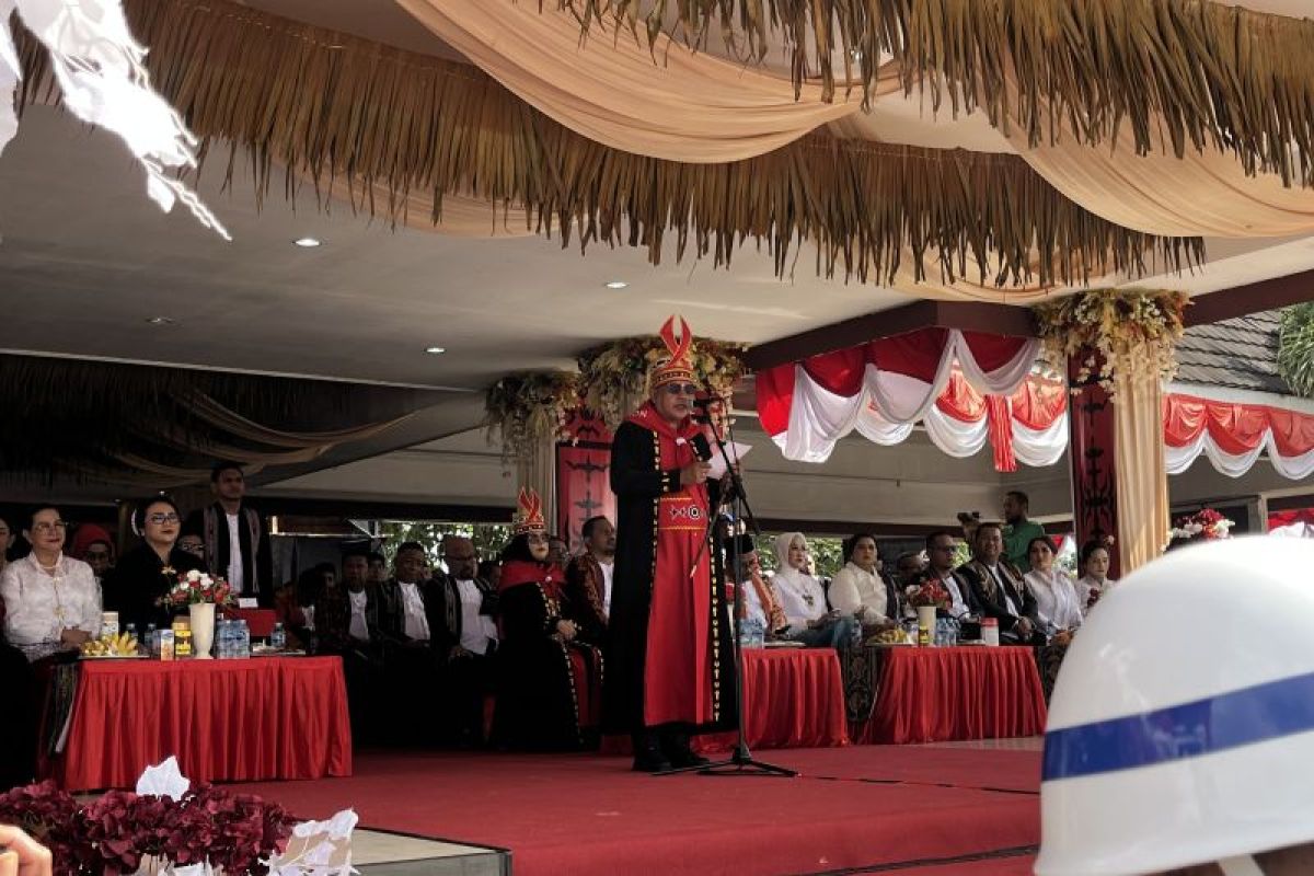 Wali Kota Ambon Bodewin Wattimena Ajak Warga Ubah Pola Pikir Kebersihan Jadi Budaya di HUT ke-451