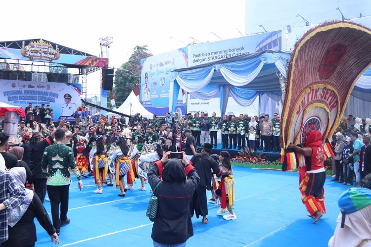 Festival Kendaraan Hias dan Pawai Budaya Meriahkan HUT ke-344 Kota Bandar Lampung, 538 Peserta dari Berbagai Komunitas Tampil