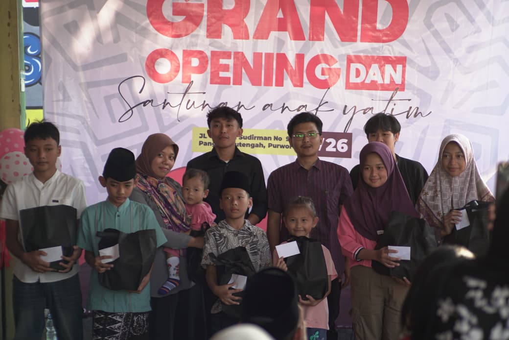 Industri Kreatif Purworejo Dorong Peluang Usaha Sablon, Owner Undersky Santuni Anak Yatim di Grand Opening