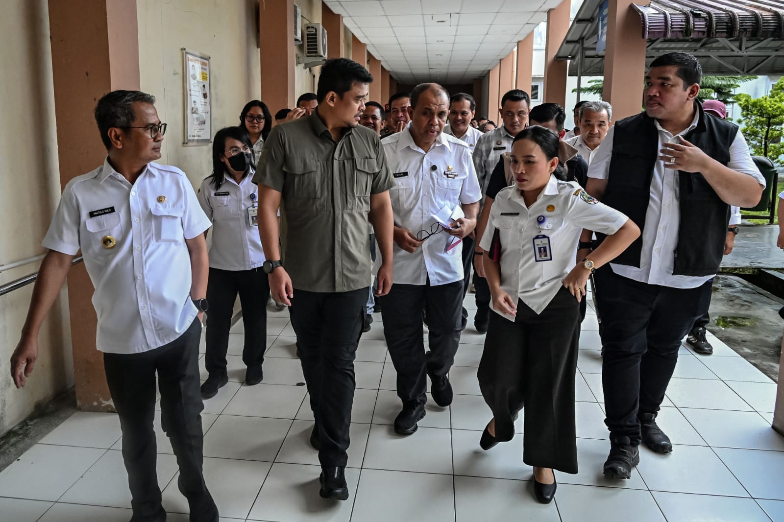Gubernur Sumut Bobby Nasution Tanggung Biaya Transportasi Dua Pasien Rujukan RSUD Thomsen ke Medan