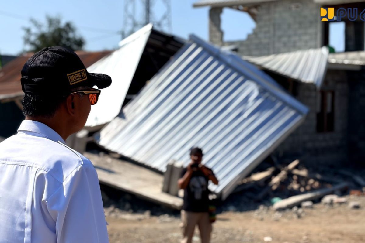 Menteri PU Dody Hanggodo Instruksikan Pemeriksaan Bangunan Pasca-Gempa NTT