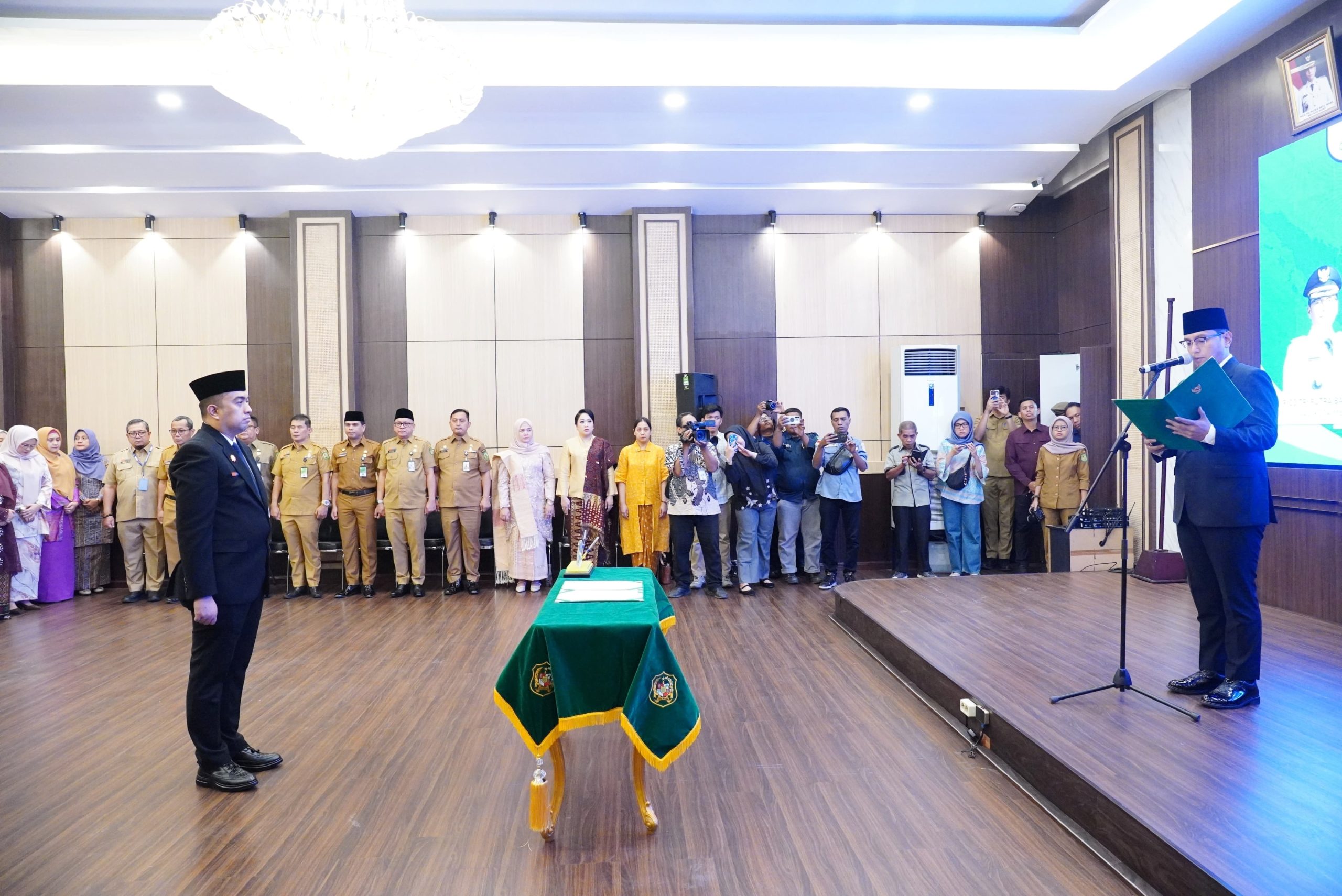 Pj Sekda Medan Erfin Fahrurrazi Resmi Dilantik, Rico Waas Ingatkan Kerja Cepat OPD Jangan Sampai Langgar Aturan