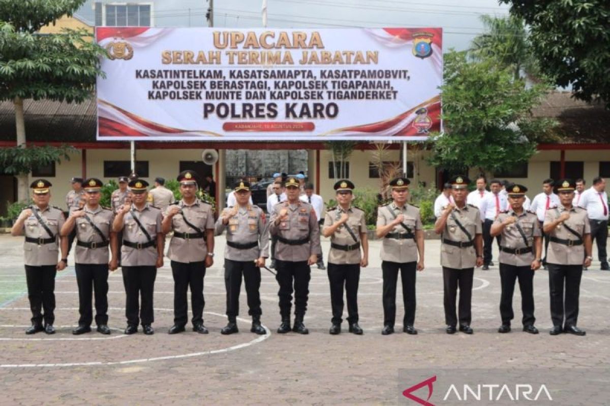 6 Pejabat Polres Karo Dirotasi, Kapolres: Jabatan adalah Amanah yang Harus Dipertanggungjawabkan