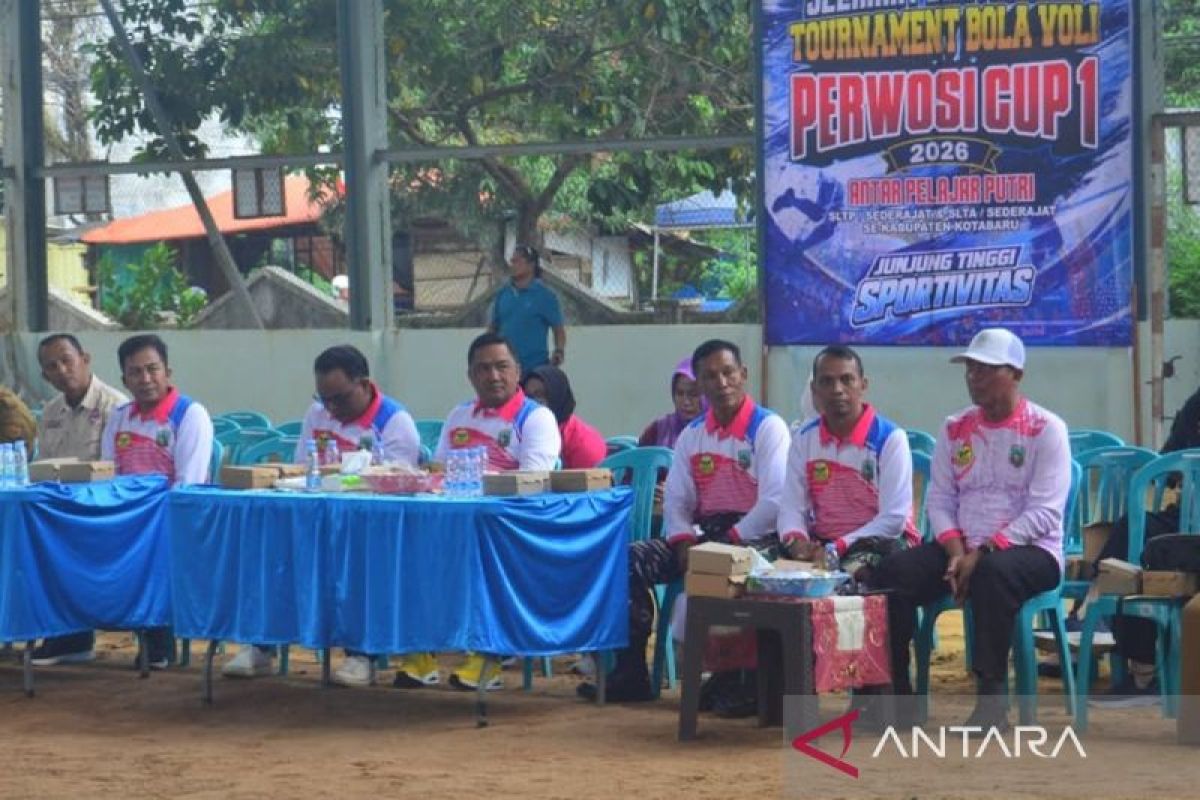 Wakil Ketua DPRD Kotabaru Awaludin Apresiasi Perwosi Cup I 2026, Turnamen Voli Pelajar Jadi Ajang Cari Bibit Atlet