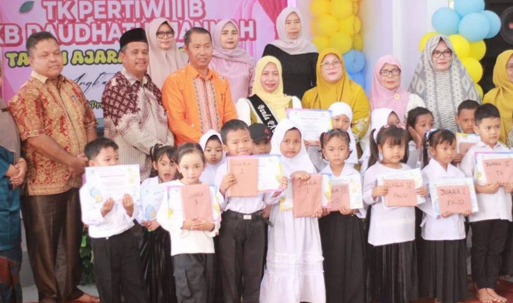 Bunda PAUD Tebo Nur Chasanah Nazar Motivasi 200 Lebih Anak Didik di Pentas Seni Yayasan Raudhatul Jannah: Pendidikan Karakter Fondasi Utama