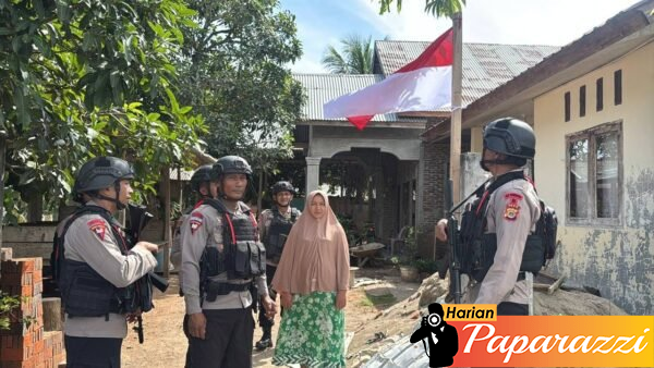 Brimob Batalyon B Pelopor Sambangi 3 Desa di Lhokseumawe, Ajak Warga Ganti Bendera Usang Jelang HUT RI Ke-81