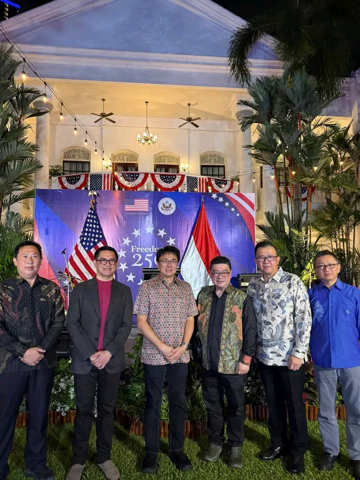 Bupati Minahasa Utara Joune Ganda Hadiri Resepsi HUT ke-250 AS di Surabaya, Perkuat Jalur Investasi ke Indonesia Timur