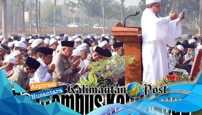 Polda Kalsel Gelar Salat Istisqa di Tengah Kabut Asap, Kapolda: Satu Bulan Lebih Tak Diguyur Hujan
