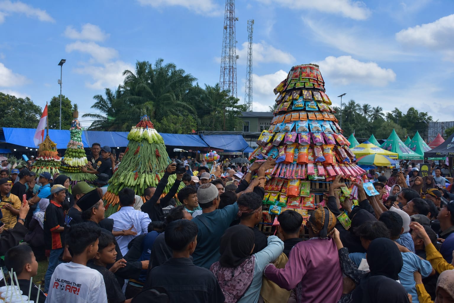 Ribuan Warga Padati Grebek Suro VII di Sridadi Batang Hari, Wagub Jambi Pukul Gong Jadi Pembuka
