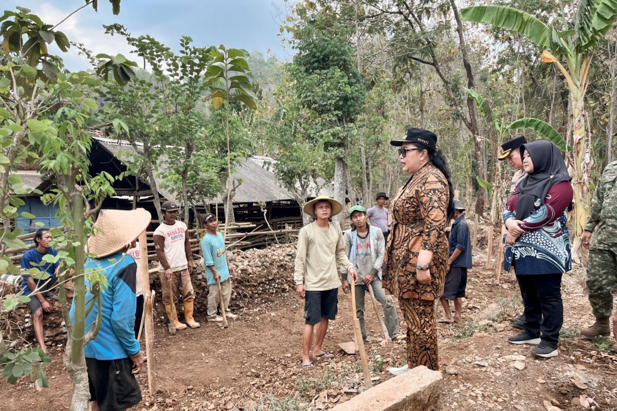 Pemkab Gunungkidul Bangun Talud hingga Drainase di 11 Kalurahan Ponjong Lewat Gotong Royong