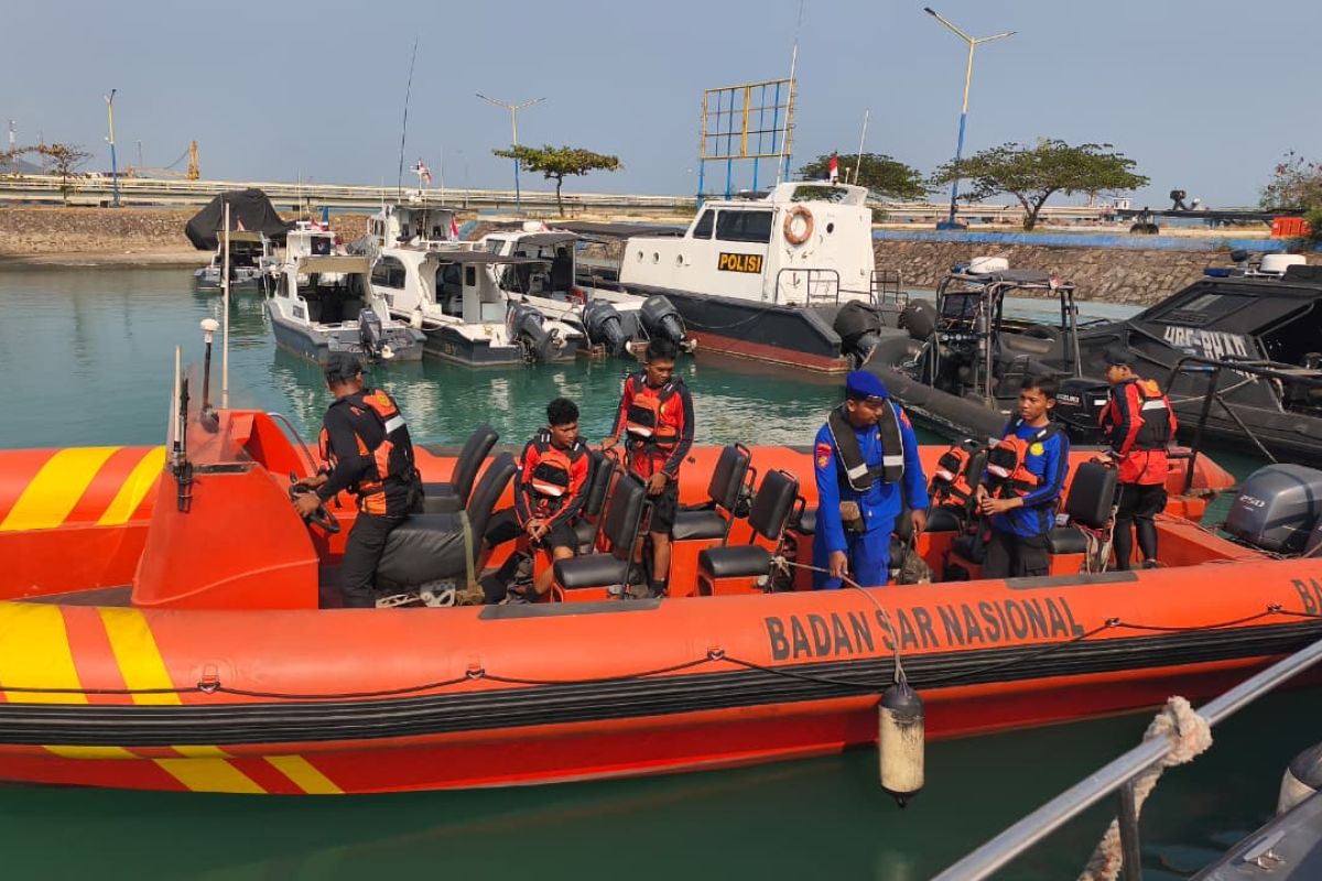 Tim SAR Banten Cari Penumpang KMP Kirana II yang Lompat ke Laut di Perairan Pulau Tempurung, Pemuda Asal Bandarlampung