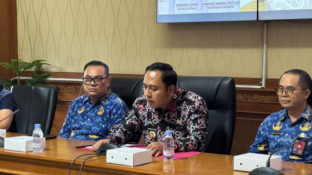 Bupati Kutai Barat Apresiasi Dukungan Pemprov Kaltim, Anggarakan Rp 10 Miliar untuk Betonisasi Jalan Bongan–Gerunggung Sepanjang 2 Kilometer