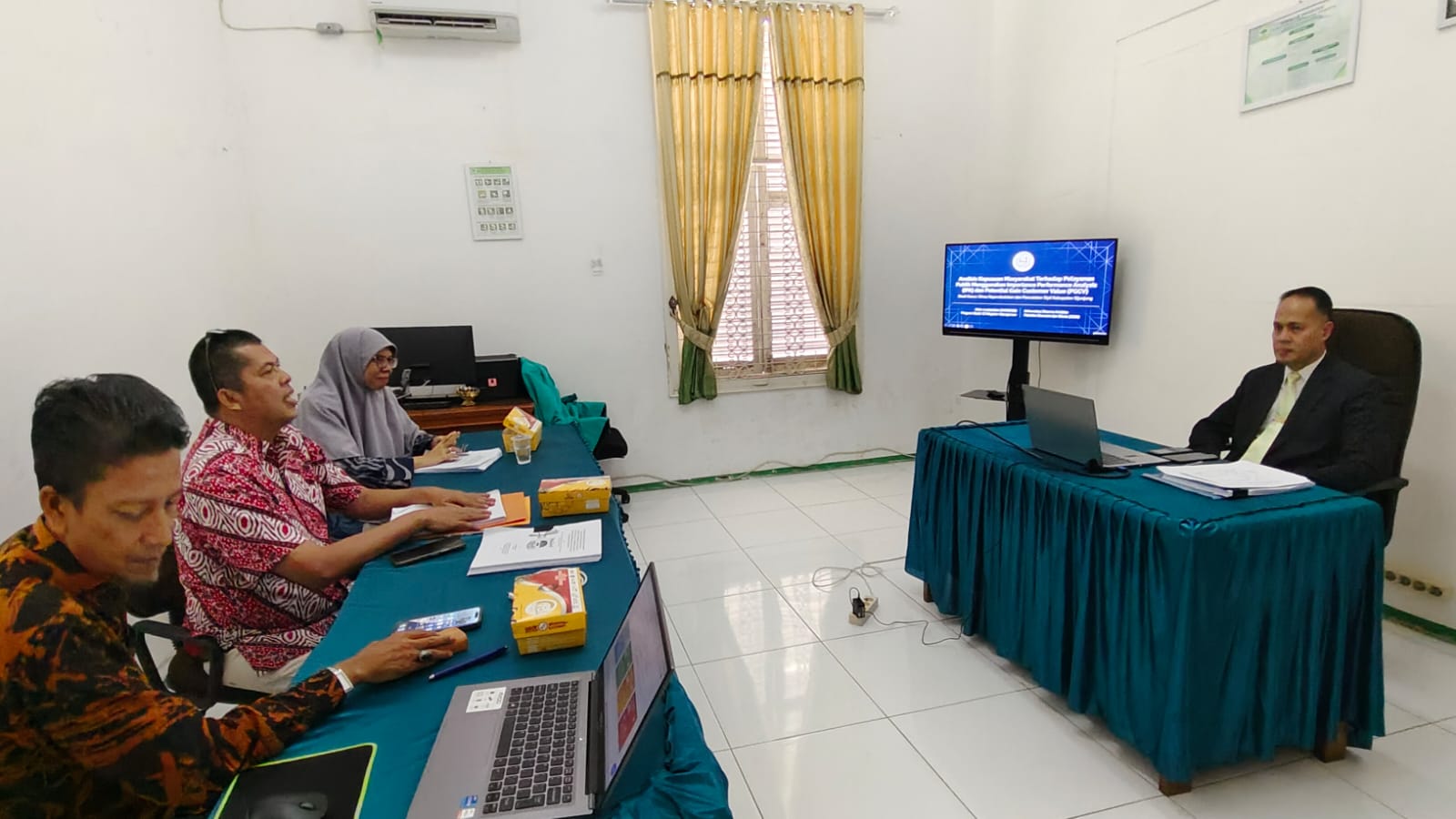 Wabup Sijunjung Iraddatillah Raih Gelar Magister Manajemen di Usia 51 Tahun, Tesisnya soal Pelayanan Publik