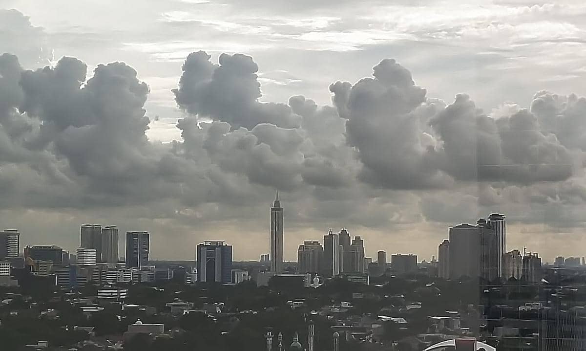 BMKG Keluarkan Peringatan Dini Hujan Sedang Disertai Petir di 11 Wilayah Sumsel, Warga Diminta Waspada