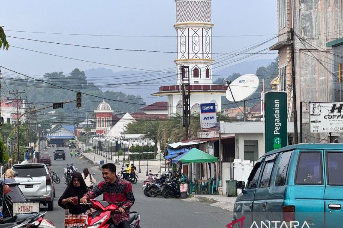 Kabut Asap Selimuti Padangsidimpuan Sepekan, Warga Alami Sesak Napas dan Mata Perih