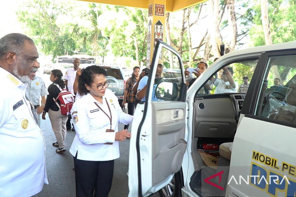 Pemkot Jayapura Serahkan Tiga Kendaraan Operasional ke Samsat dan Dua Dinas Lain, Total Rp 773 Juta