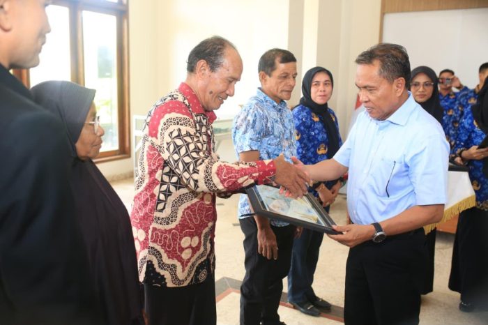 Bupati Halmahera Tengah Ikram Sangadji Jamin Insentif Lansia Rp500 Ribu per Bulan hingga Beasiswa Rp31,5 Miliar Tepat Sasaran