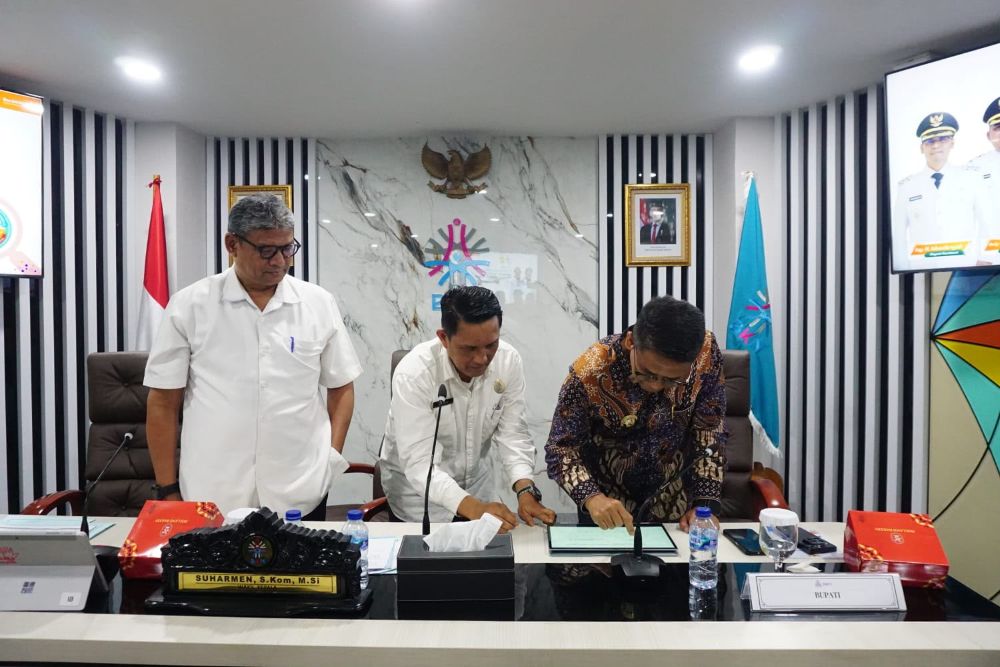 Pemkab Karimun Terima SK Manajemen Talenta dari BKN, Nilai IKADA ASN Nyaris Sempurna 99,94 Persen