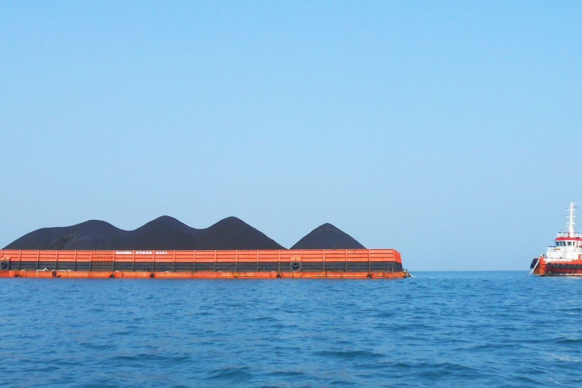 PLN Pastikan Pasokan Batu Bara ke PLTU Pulau Jawa Lancar, Pasokan Medium Rank Coal Mulai Mengalir ke 15 PLTU