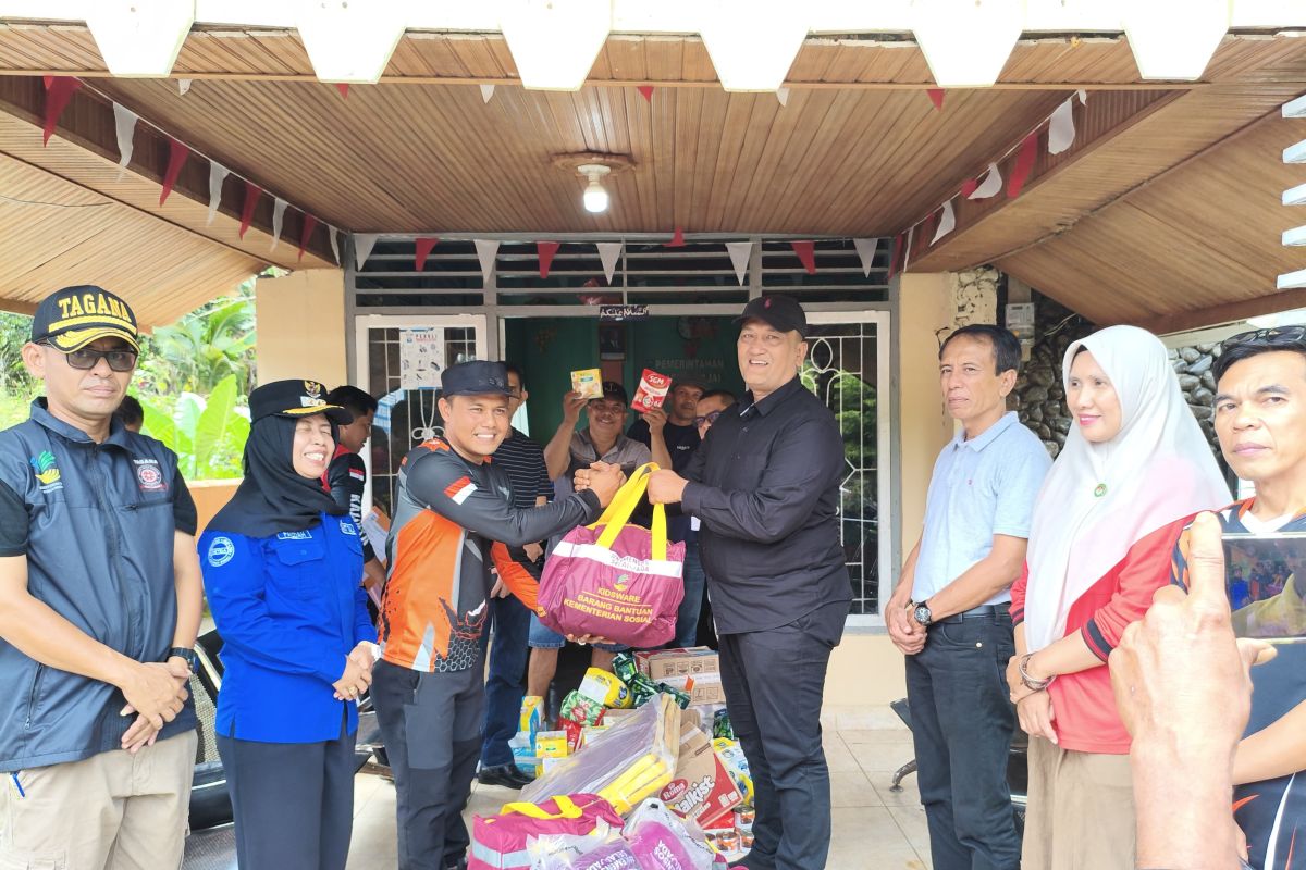 Banjir Rendam Permukiman di Dua Nagari Pasaman Barat, Pemkab Turunkan Armada Damkar dan Salurkan Bantuan Sembako