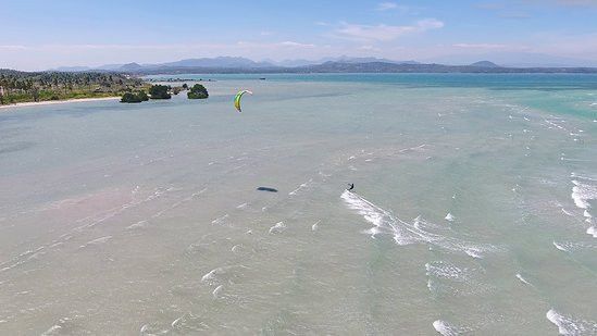5 Pantai Surfing Terbaik di Sulawesi Selatan untuk Pemula, Lengkap dengan Tips Ombak dan Akses